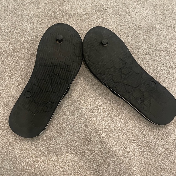 Volcom Flip Flops - Picture 2 of 2